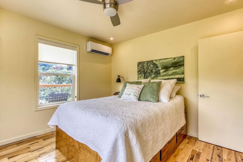 Key Lime Pie, Hot Tub,Wifi, 1089 Free Tickets Each Paid Day, Dollywood And More جاتلينبرج المظهر الخارجي الصورة