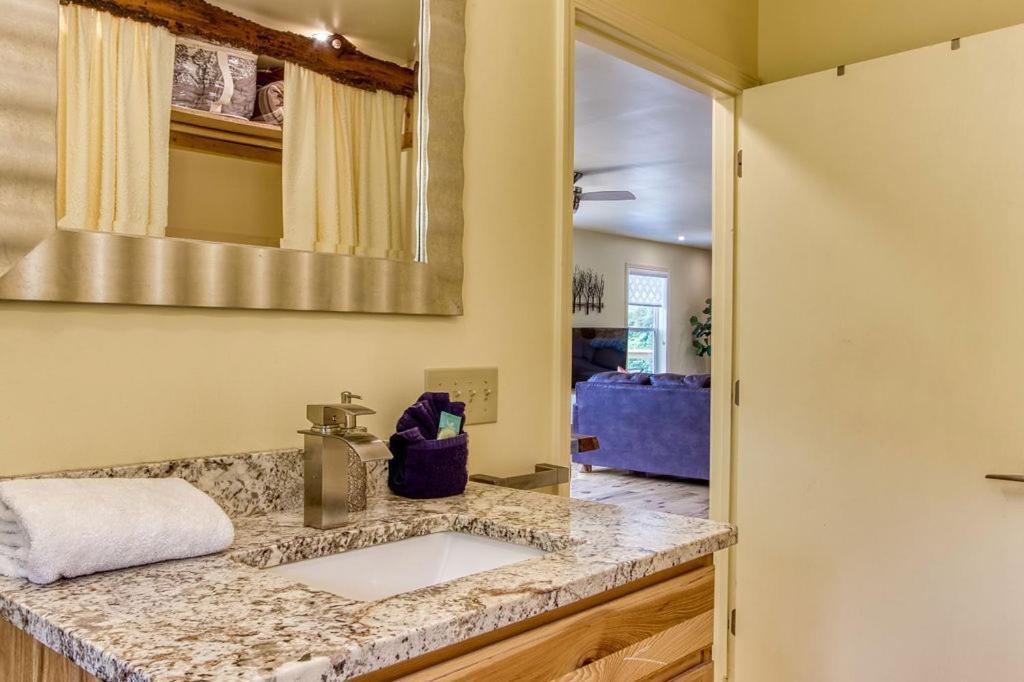 Key Lime Pie, Hot Tub,Wifi, 1089 Free Tickets Each Paid Day, Dollywood And More جاتلينبرج المظهر الخارجي الصورة