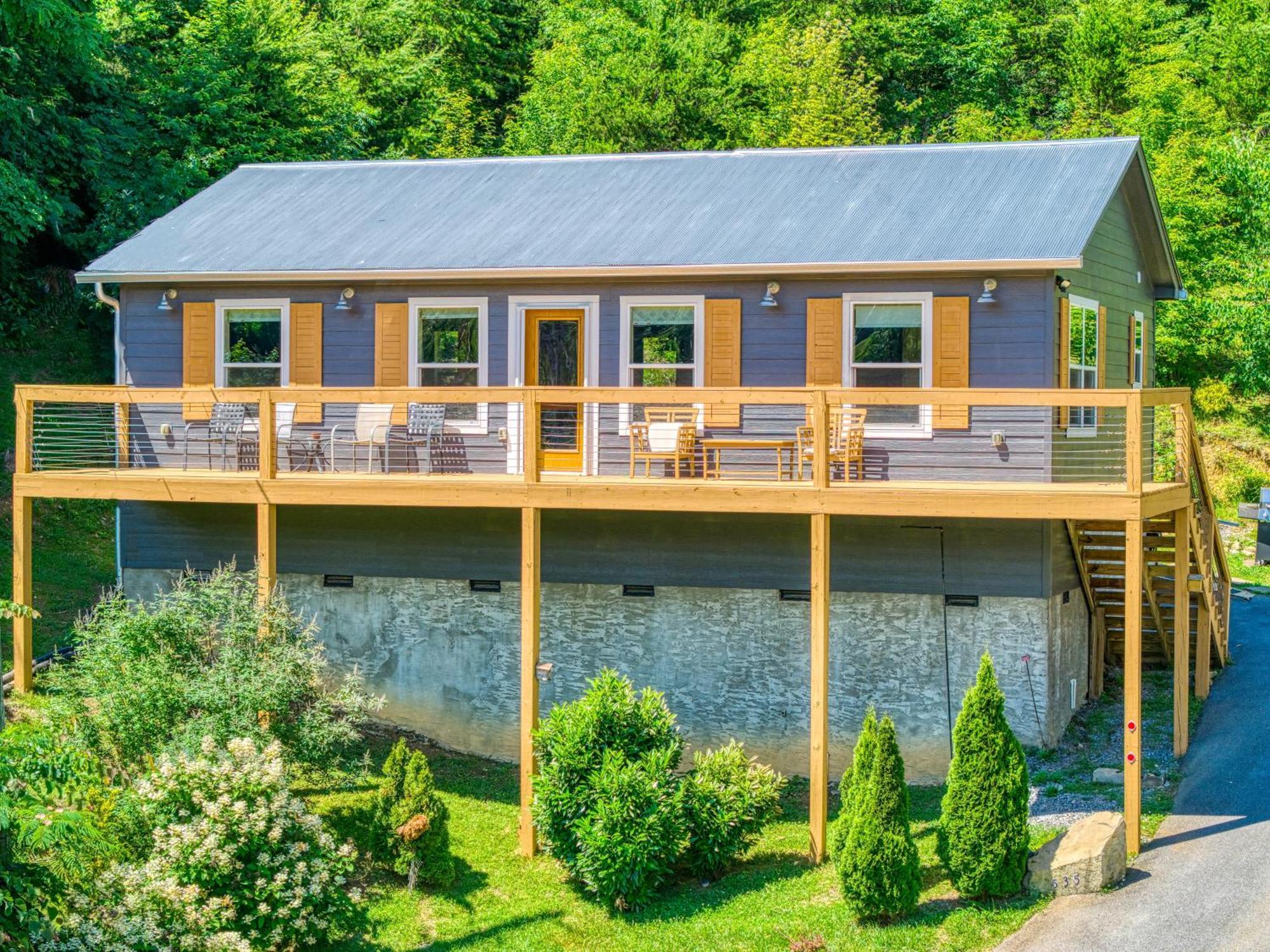 Key Lime Pie, Hot Tub,Wifi, 1089 Free Tickets Each Paid Day, Dollywood And More جاتلينبرج المظهر الخارجي الصورة